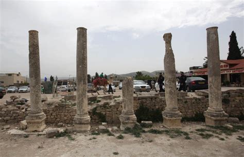 Colonos Israelíes Celebran La Pascua En Nablús Monitor De Oriente