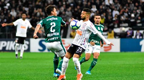 Em Duelo Equilibrado Corinthians E Palmeiras Empatam Em Itaquera Lance