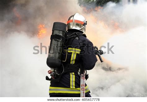 fireman red gambar foto stok vektor shutterstock