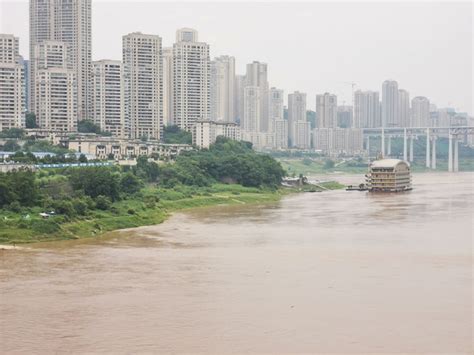 今夏首个洪峰过境重庆 朝天门“鸳鸯锅”消失不见新浪图片