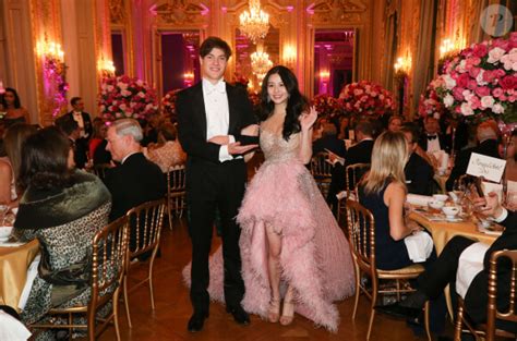 Photo Exclusif Yuet Sham En Robe Georges Hobeika Et Son Cavalier