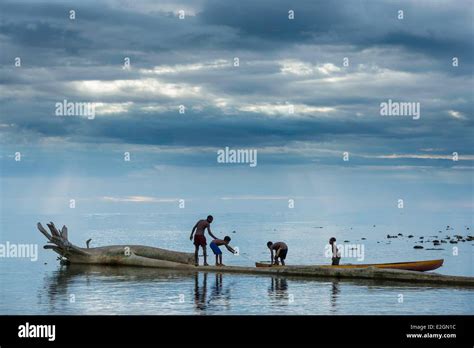 Papua New Guinea And Fishing Village Hi Res Stock Photography And