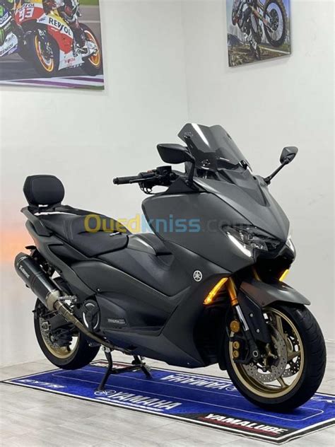 YAMAHA TMAX Tech MAX 2020 562cc SCOOTER Price Specifications Videos