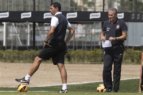 Durante o durante o treino desta manhã no CT Joaquim Grava no Parque