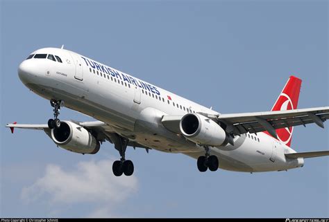 TC JRI Turkish Airlines Airbus A321 231 Photo By Christopher Schmitt