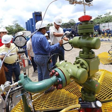 Petroecuador estima pérdidas de 16 470 millones de dólares si gana la