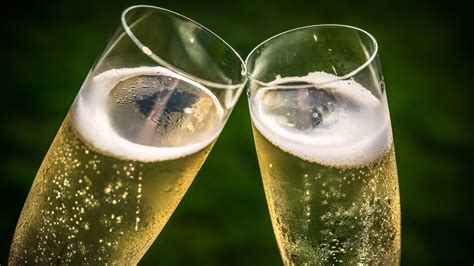 Quora Answers What Is The Difference Between Sparkling Wine And