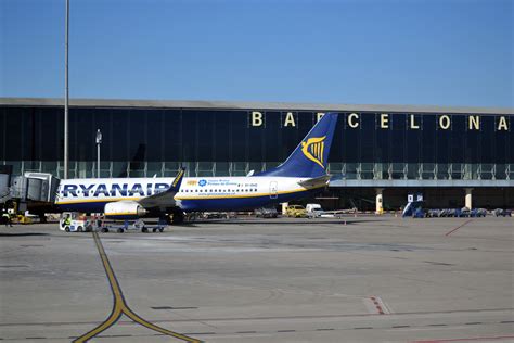 B737 8AS Ryanair EI DHZ Barcelona BCN LEBL February 07 2012