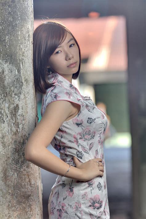 Beautiful Chinese Girl Telegraph