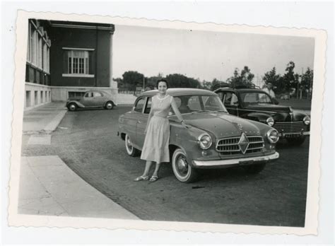 PHOTO VINTAGE SNAPSHOT amateur Rome ROMA voiture ancienne une femme dédicace EUR PicClick FR