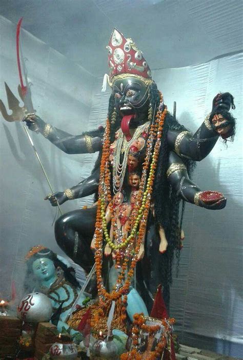 MAA KALI | Kali mata, Kali statue, Maa kali images