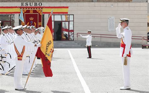 Felipe Vi Pisa Un Rato San Fernando Para Presidir La Entrega De Los