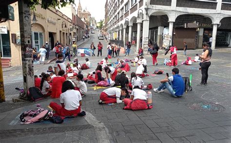 Protestan Estudiantes Y Padres De Familia Toman Clases En Calles Del