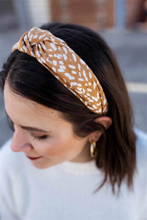 How To Wear Headbands Multiple Ways To Wear This Popular Hair Trend