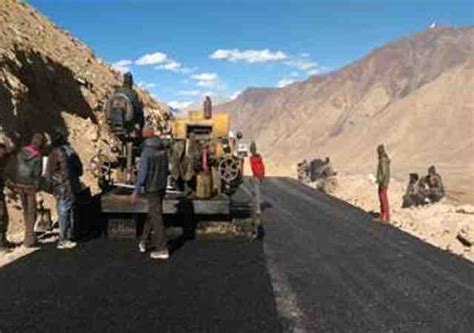 World's highest motorable road ready in Ladakh | FreeJobAlert.Com