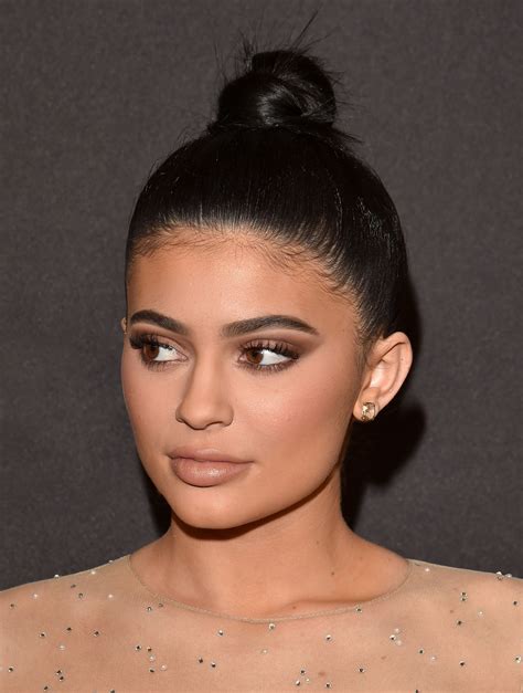 The Reason Kylie Jenner Contours Her Ears | Glamour