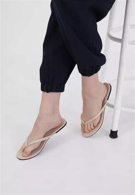 Jual Berrybenka Label Sophie Irie Basic Sandal Beige Original 2024