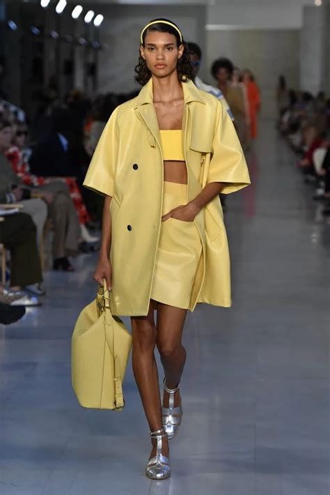 6 Of The Biggest Bag Trends From The Spring 2023 Runways Summer