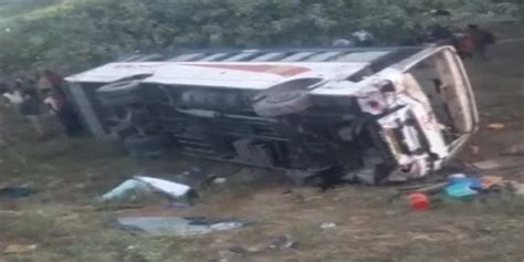 Seven Killed More Than Two Dozen Injured In Two Accidents On Agra