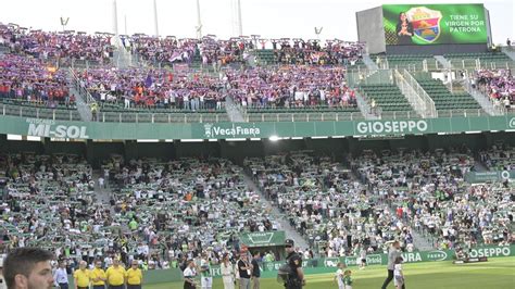 El Ambiente Del Derbi Elche Eldense Sonrisas Y L Grimas En Las Gradas