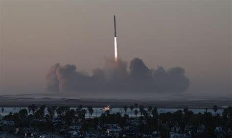 Spacex Launches Giant New Rocket But Pair Of Explosions Ends Test Flight