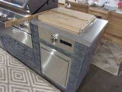 MEMBER S MARK SS304 DELUXE STACKED STONE 4 BURNER GAS ISLAND GRILL