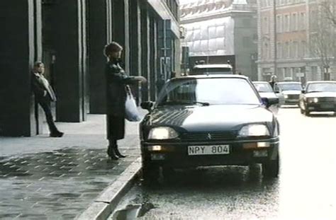 IMCDb org 1988 Citroën CX Série 2 in Råttornas vinter 1988