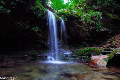 Grotto Falls in the Smoky Mountains : hiking