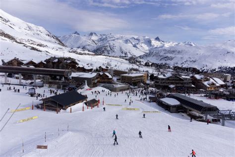 Alpe DHuez Grand Bornand Aussois Dans Les Stations De Ski Ces