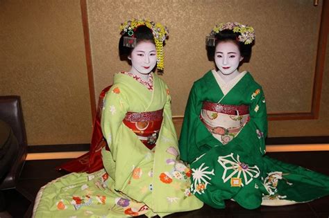 Oiran And Geisha Geisha Japanese Geisha Kabuki Costume