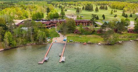 Minnesota resorts booked solid this summer - CBS Minnesota