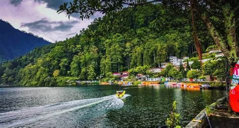 Telaga Sarangan Magetan Wisata Alam Di Lereng Gunung Lawu