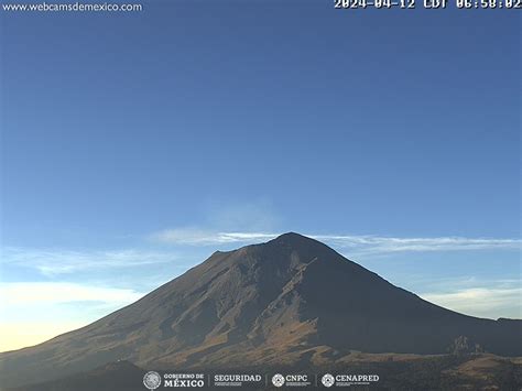 El volcán Popocatépetl emite 81 exhalaciones acompañadas de vapor de