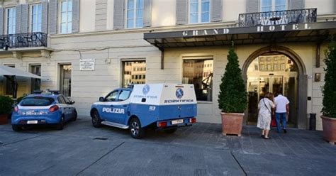 Firenze Giallo In Albergo Due Fratelli Trovati Senza Vita Nella