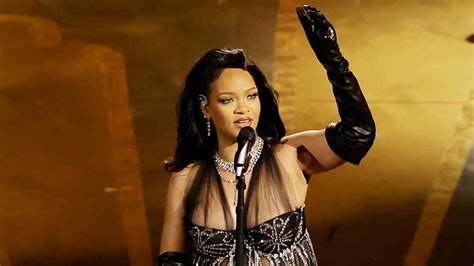 Oscars Rihanna Hits The Stage Again