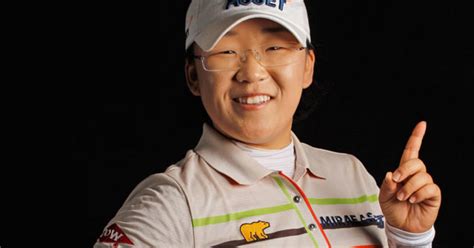 No. 1 Women's Golfer, Jiyai Shin, Reflects on "Dream" Season - CBS News