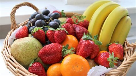 A List Of Summer Fruits And Their Health Benefits