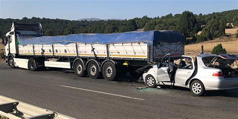 Kütahya da otomobil TIR a çarptı 2 ölü 4 yaralı Olay Gazetesi Bursa