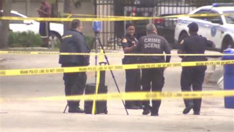 Man Dies After Shooting In Miami Gunman At Large Wsvn 7news Miami