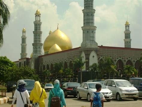 Wisata Religi Ke Masjid Kubah Emas Catatan Dari Hati