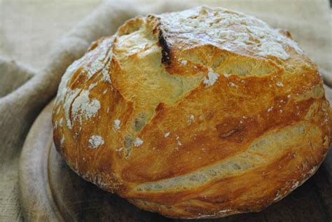 Roquefort and Almond Sourdough Bread: самый дорогой хлеб в мире