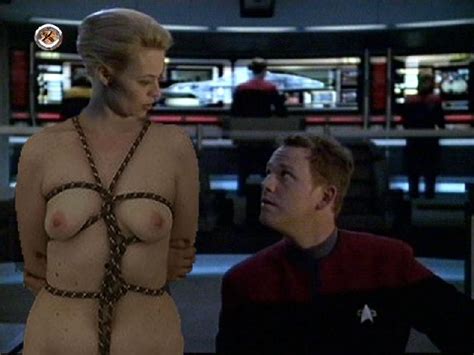 Post 414784 Borg Fakes Jeri Ryan Robert Mcneill Seven Of Nine Star Trek Star Trek Voyager Tom