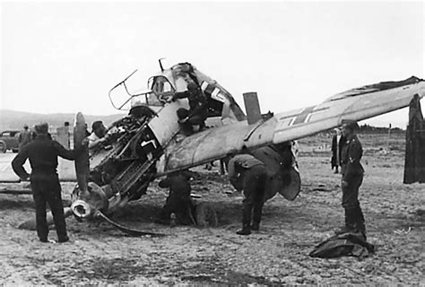 Asisbiz Messerschmitt Bf 109E1 4.J186 White 15 crash after hitting a ...