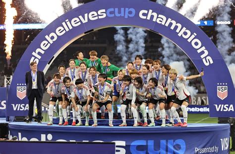 Bookmark Actress Yuri Tsunematsu Gives An Inside Peek Into Netflix The Naked Director Season