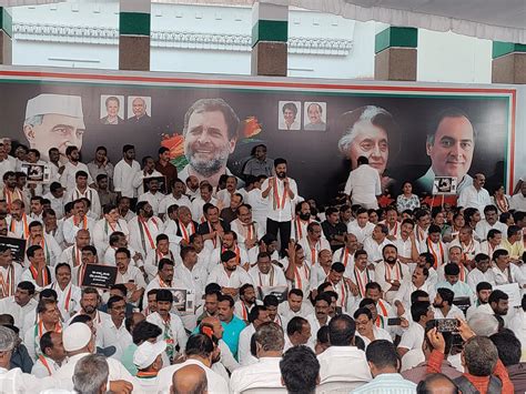 Telangana Congress leaders protest over Rahul's disqualification