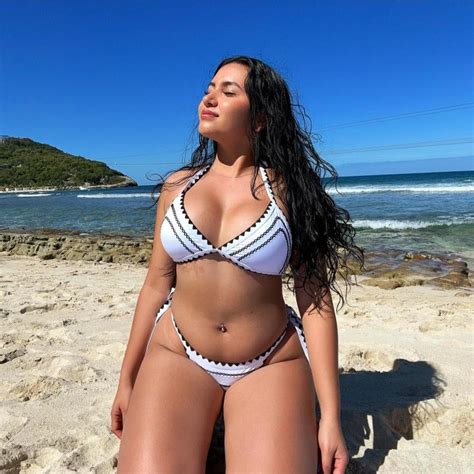 Janexy Sanchez Hot Curvy Model Biography Height Net Worth