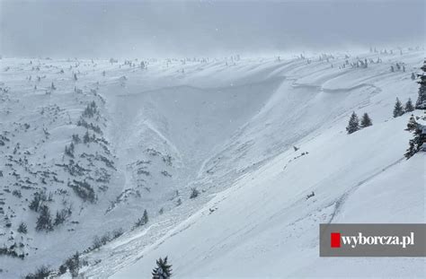 Karkonosze GOPR ogłosił trzeci stopień zagrożenia lawinowego