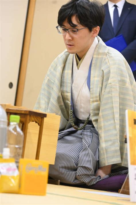 【棋王戦】藤井聡太棋王に敗れた伊藤匠七段「午前中から誤算」「踏み込んでいったのがまずかった」 社会 日刊スポーツ