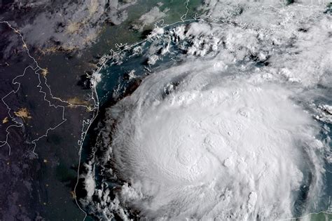 Furacão Irma chega ao Caribe com ventos de 295 Km/h - Mundo