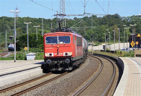 155 081 3 Von Railion Kommt Durch Herzogenrath Als Umleiter Mit Einem